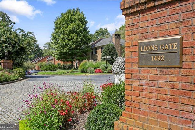 15 Prescott Walk NE, Atlanta, GA 30307