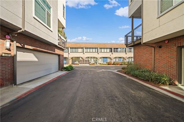 1530 W Cameron, West Covina, CA 91790