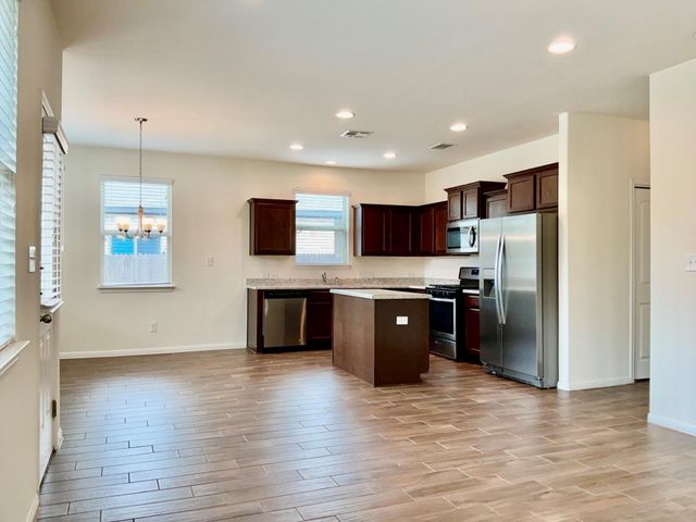 417 Cinnamon Teal LN, Leander, TX 78641