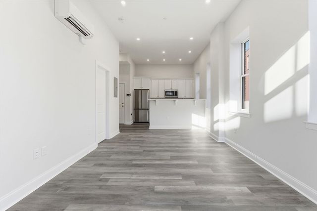 19-25 Essex 404, Haverhill, MA 01830