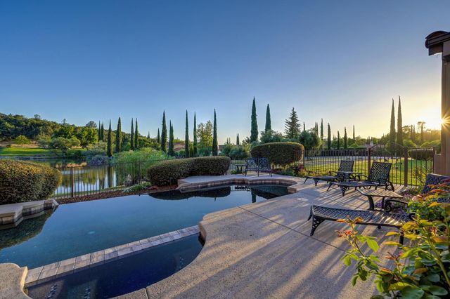 4256 Burgundy Ct, Loomis, CA 95650