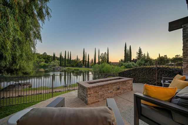 4256 Burgundy Ct, Loomis, CA 95650