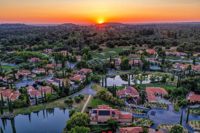 4256 Burgundy Ct, Loomis, CA 95650
