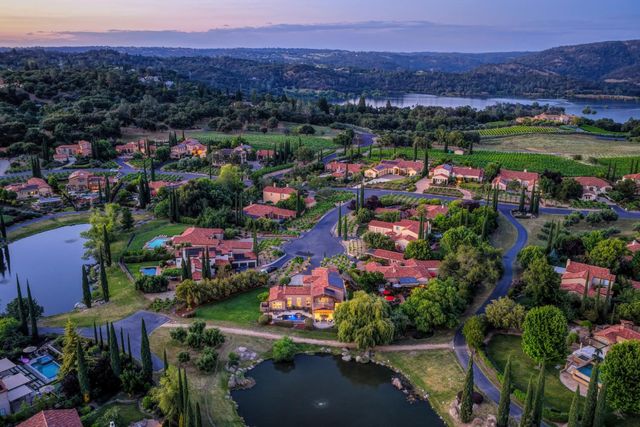 4256 Burgundy Ct, Loomis, CA 95650