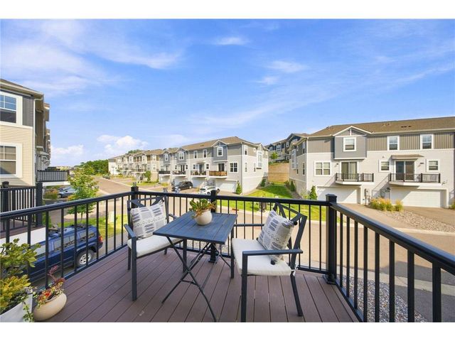 2217 Gateway Curve, North Saint Paul, MN 55109