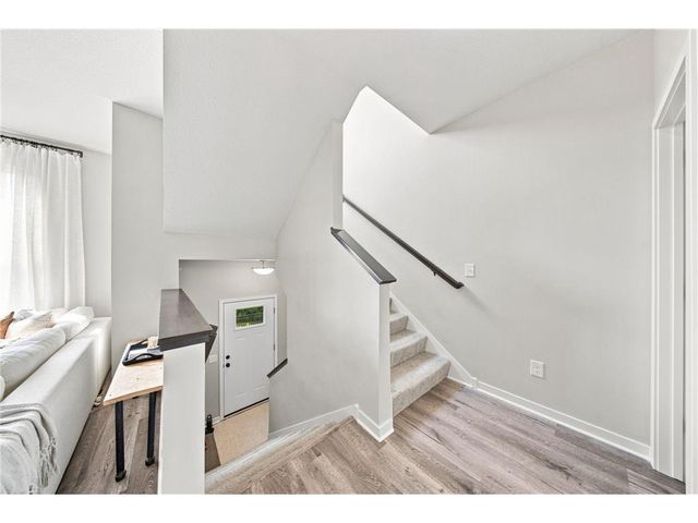 2217 Gateway Curve, North Saint Paul, MN 55109