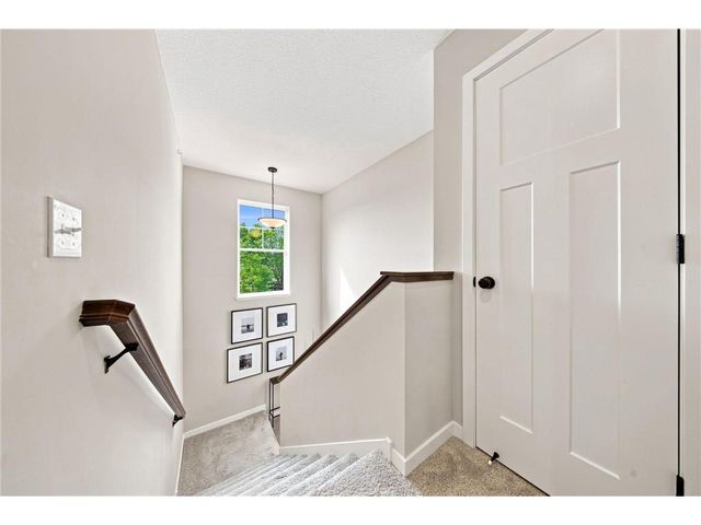 2217 Gateway Curve, North Saint Paul, MN 55109