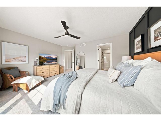 2217 Gateway Curve, North Saint Paul, MN 55109