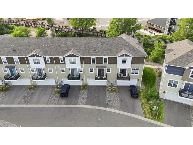 2217 Gateway Curve, North Saint Paul, MN 55109