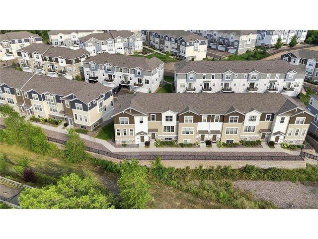 2217 Gateway Curve, North Saint Paul, MN 55109
