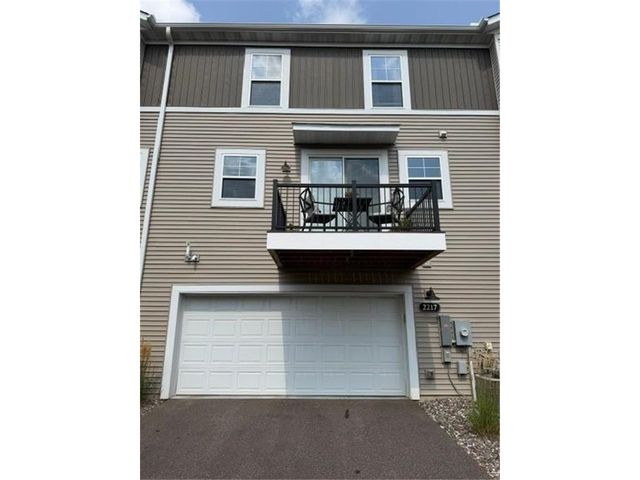 2217 Gateway Curve, North Saint Paul, MN 55109