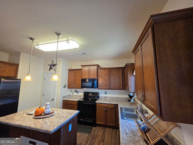 28 Thacker Trail, Adairsville, GA 30103