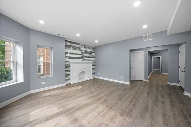 7716 S Kingston Avenue, Chicago, IL 60649