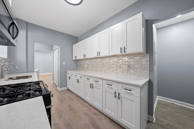 7716 S Kingston Avenue, Chicago, IL 60649