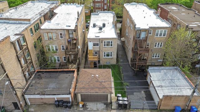 7716 S Kingston Avenue, Chicago, IL 60649