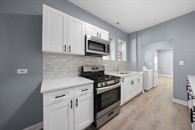 7716 S Kingston Avenue, Chicago, IL 60649