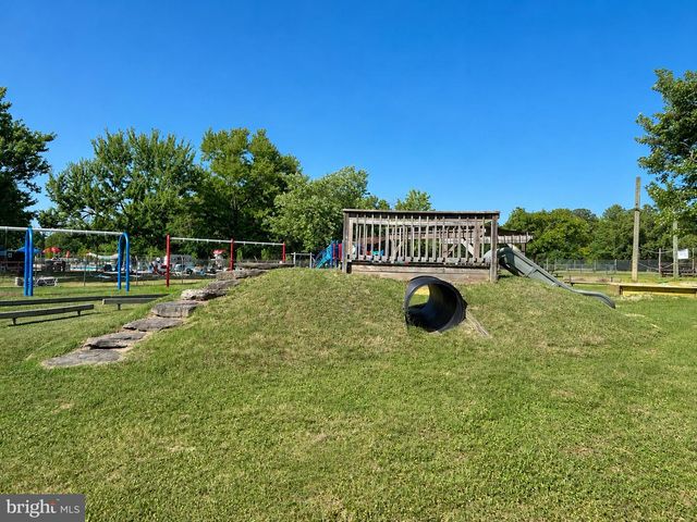 8249 VICTORIA RD, Millersville, MD 21108