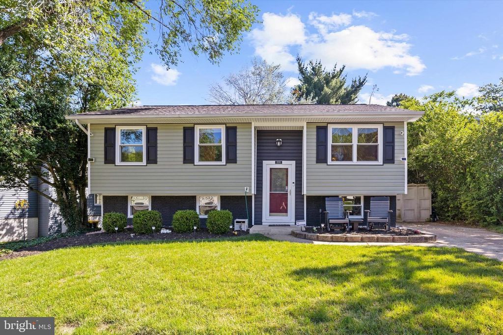 8249 VICTORIA RD, Millersville, MD 21108