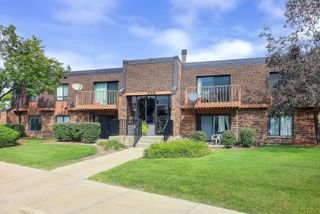 635 Limerick Lane 2B, Schaumburg, IL 60193