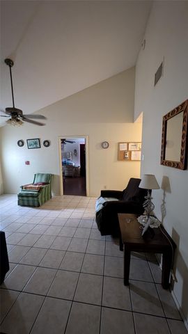1102 Dartmouth Ave, San Marcos, TX 78666