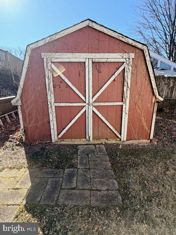 6301 JULIAN ST, Springfield, VA 22150