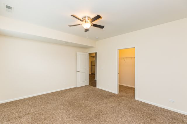 60 W MAIN Street 323, Lake Zurich, IL 60047
