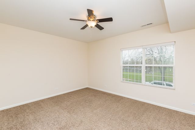 60 W MAIN Street 323, Lake Zurich, IL 60047