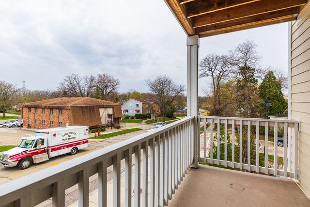 60 W MAIN Street 323, Lake Zurich, IL 60047