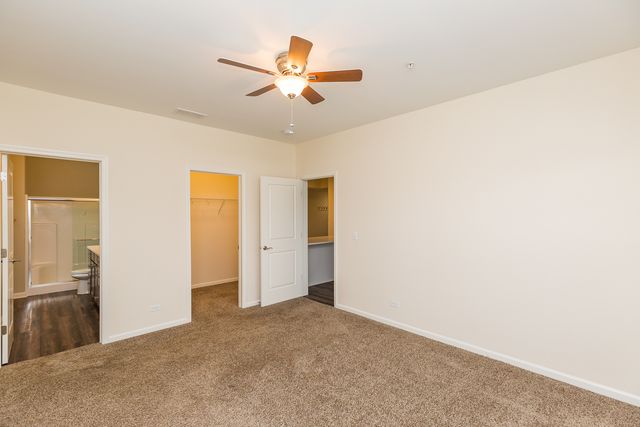 60 W MAIN Street 323, Lake Zurich, IL 60047