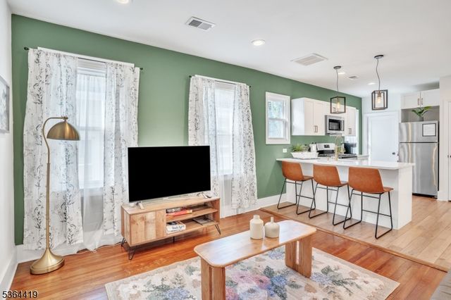 72 Fair St, East Orange City, NJ 07017
