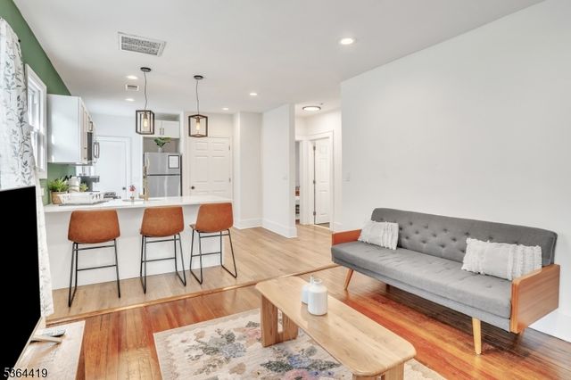 72 Fair St, East Orange City, NJ 07017