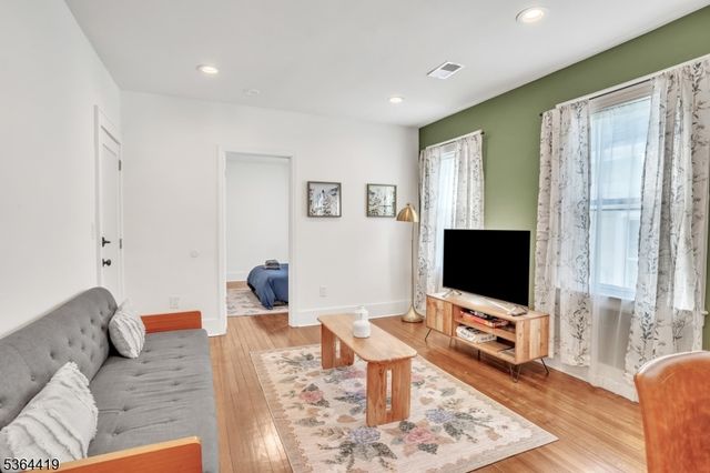 72 Fair St, East Orange City, NJ 07017