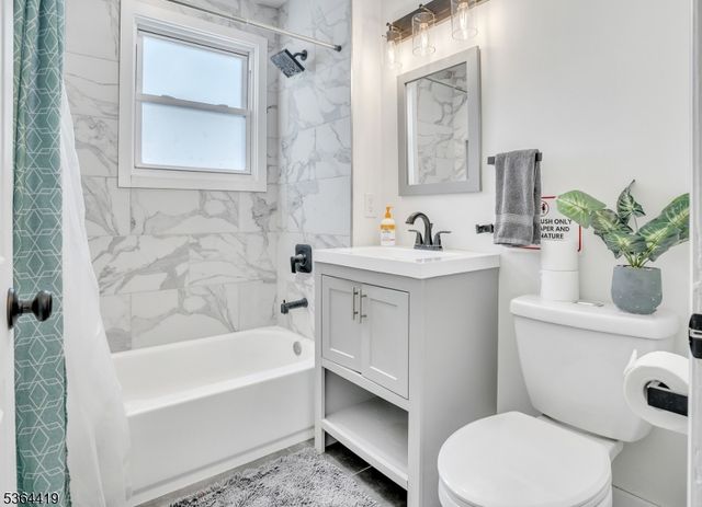 72 Fair St, East Orange City, NJ 07017