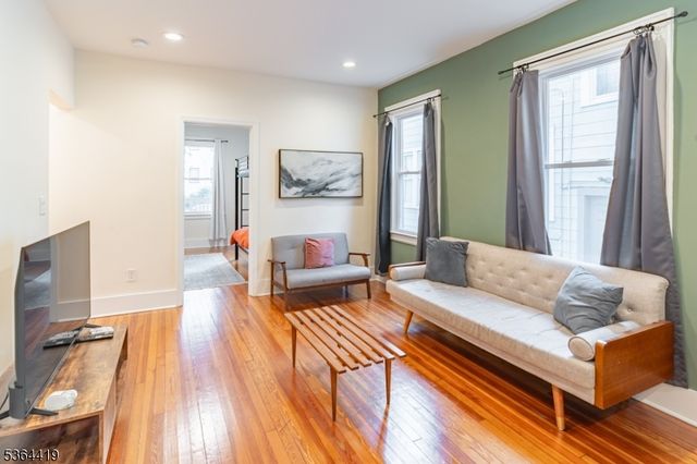72 Fair St, East Orange City, NJ 07017