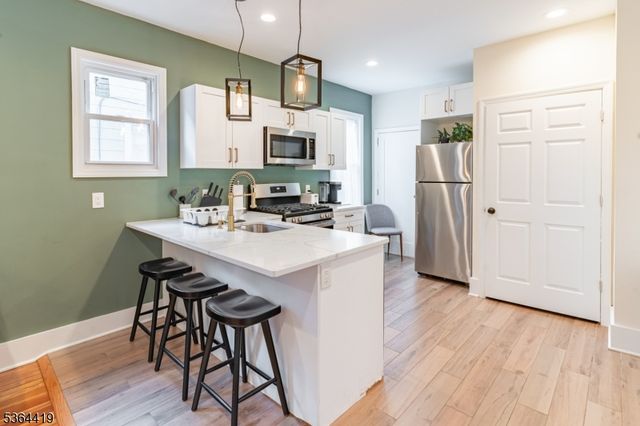 72 Fair St, East Orange City, NJ 07017