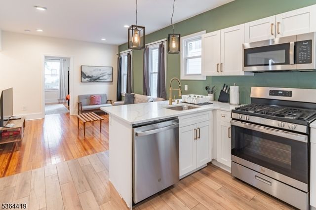 72 Fair St, East Orange City, NJ 07017