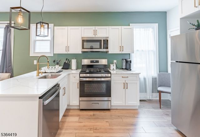 72 Fair St, East Orange City, NJ 07017