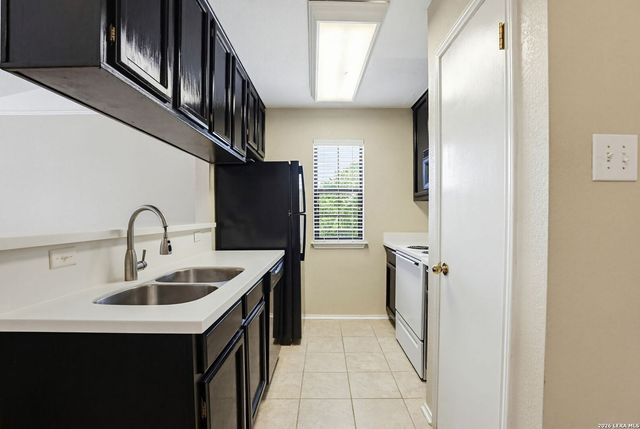 4803 Hamilton Wolfe Rd Apt 914, San Antonio, TX 78229