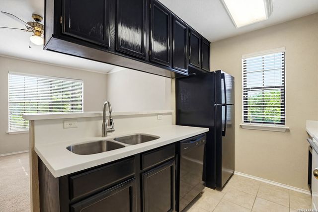4803 Hamilton Wolfe Rd Apt 914, San Antonio, TX 78229