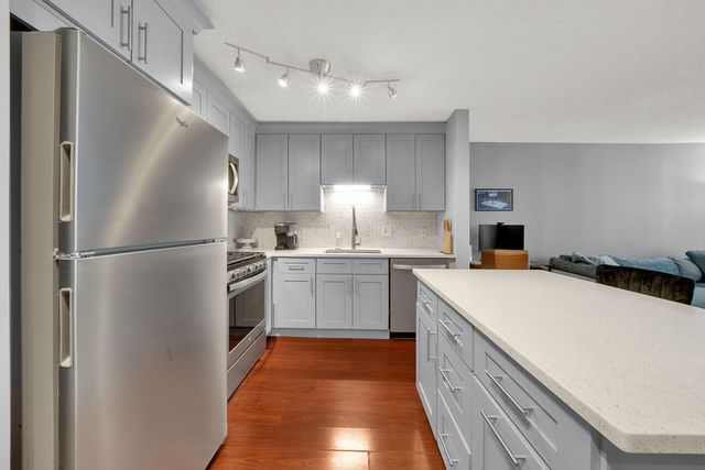 545 N Dearborn Street 1202, Chicago, IL 60654