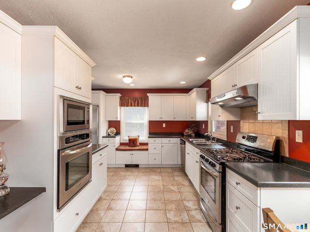 30 Lucy Street, Hamden, CT 06514