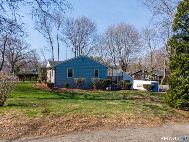 30 Lucy Street, Hamden, CT 06514