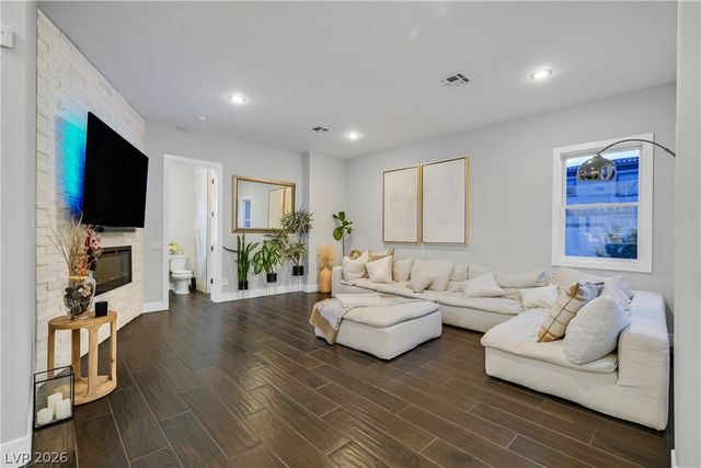 6 Rue Du Ville Way, Henderson, NV 89011