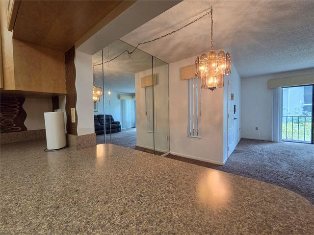 1700 PINE RIDGE WAY E C1, Palm Harbor, FL 34684