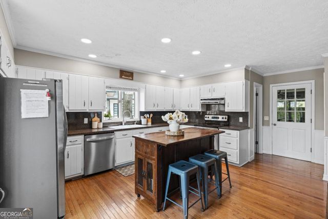 8360 Lanier Drive, Cumming, GA 30041