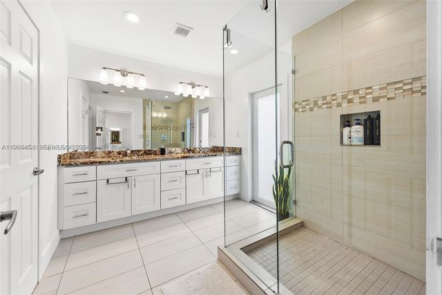 232 NW 59th St, Miami, FL 33127