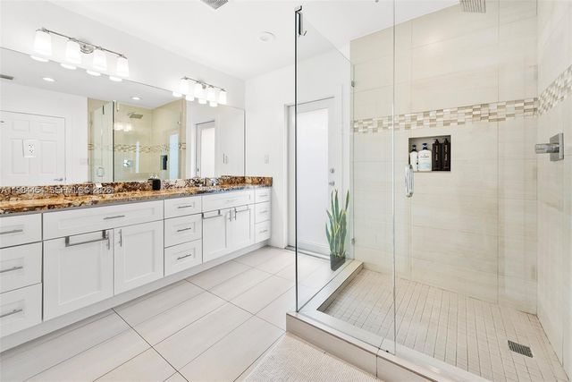 232 NW 59th St, Miami, FL 33127