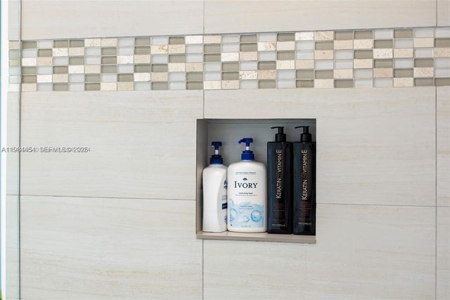 232 NW 59th St, Miami, FL 33127