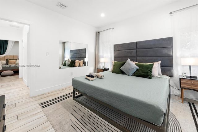 232 NW 59th St, Miami, FL 33127