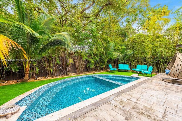 232 NW 59th St, Miami, FL 33127